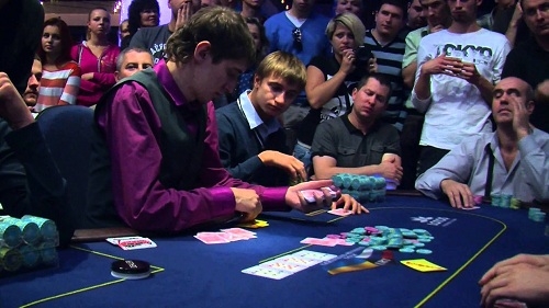 Шесть советов для игры с позиции малого блайнда.Покер, малый блайнд, розыгрыш, большой блайнд, дилер.