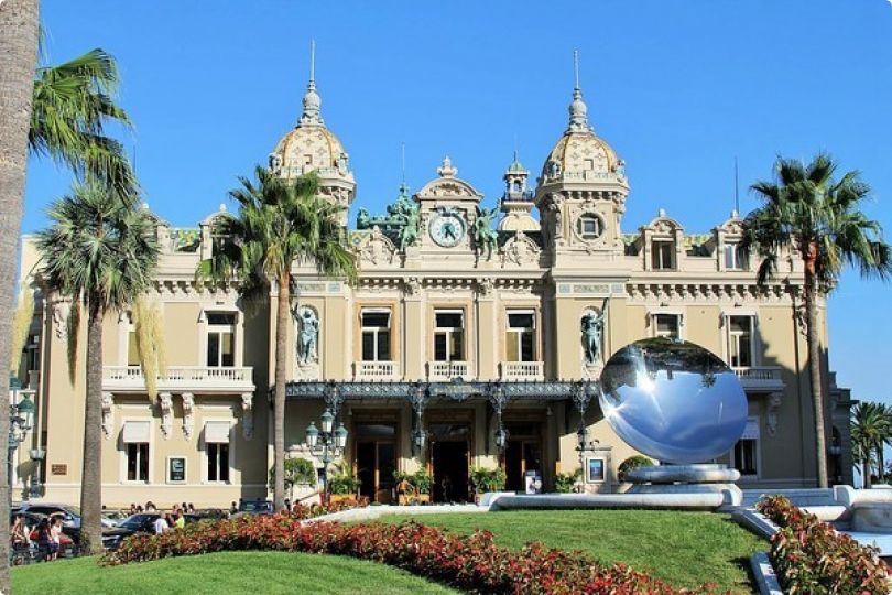 Прославленное Казино де Монте-Карло закрыто