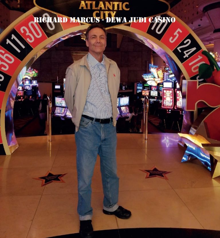 Ричард Маркус - бывший картежный шулер в казино