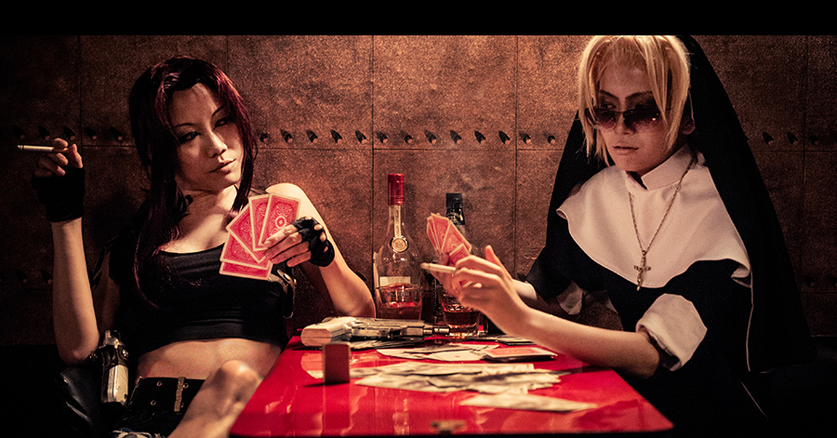 монахиня играет в дро покер